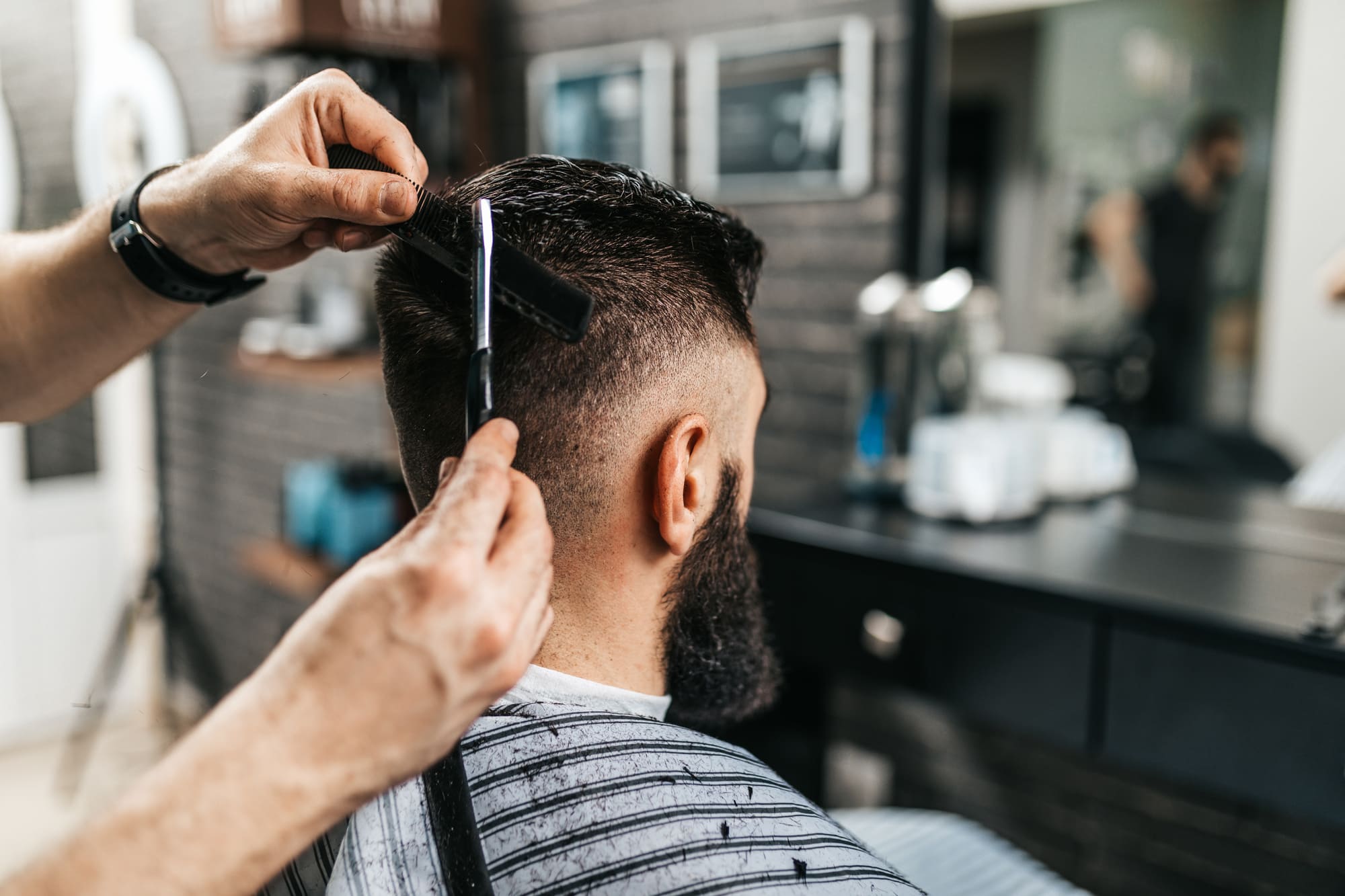 How Healthy Hairstyle May Improve Your Appearance? - BARBER